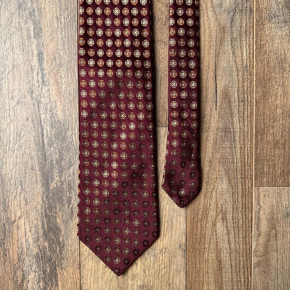 Vintage Ike Behar Tie Men's Classic Red 100% Silk Made in USA Hand Tailored 4517